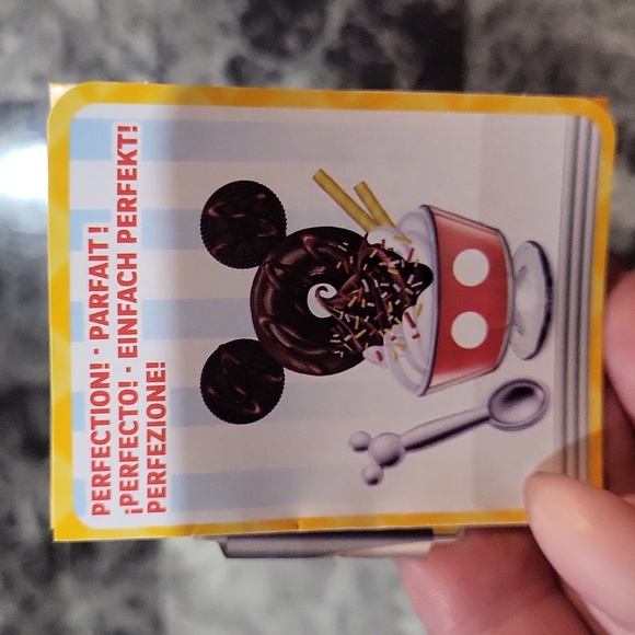Mini Brands Create Disney Mickey Mouse - Picture 4 of 5
